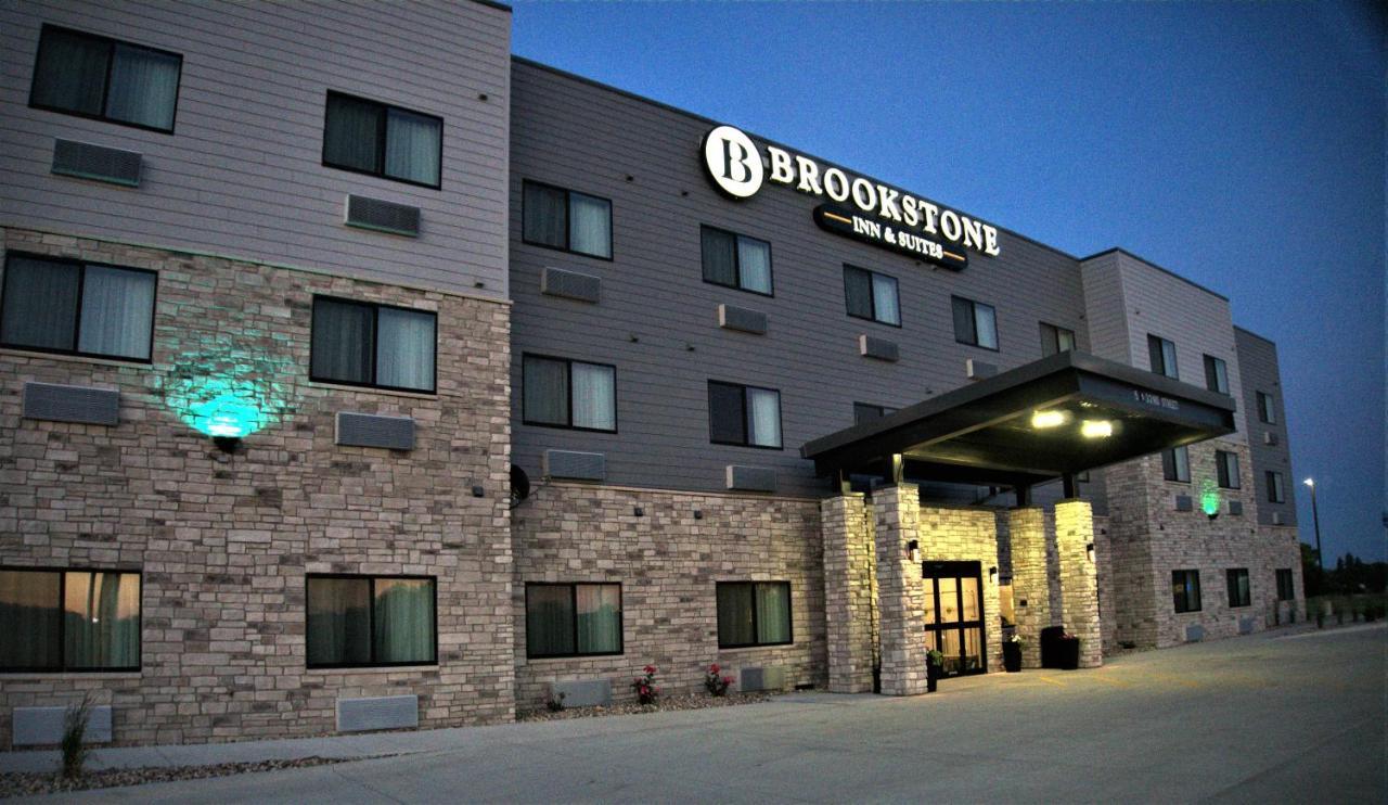 Brookstone Inn & Suites Форт-Додж Экстерьер фото